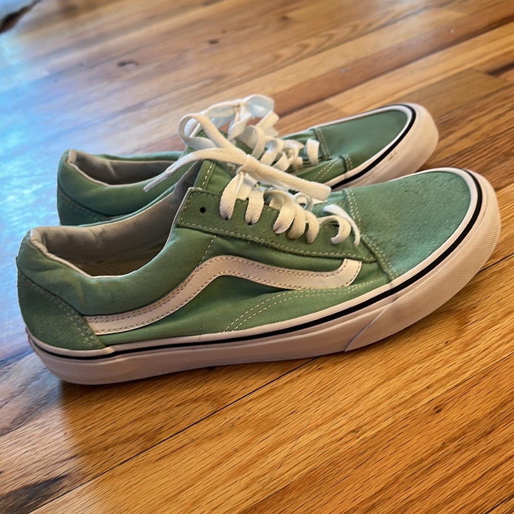 Like NEW Vans
